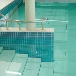 Movable floor pools
